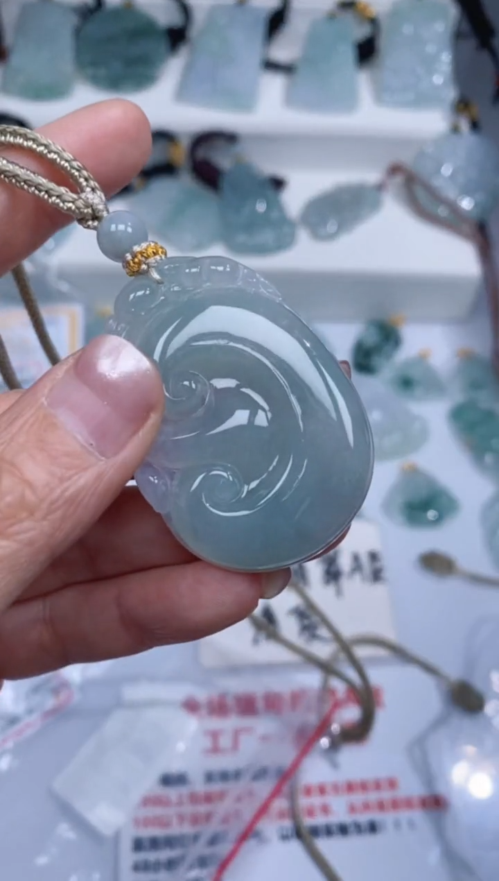 颈饰未镶嵌翡翠吊坠