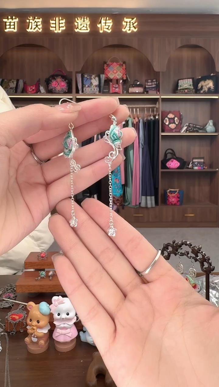 【闪购商品】织绣扶光苗绣传承107