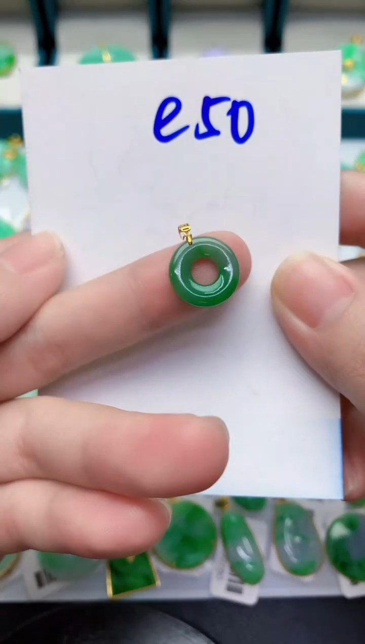 【闪购商品】翡翠颈饰18K金镶嵌0000000000