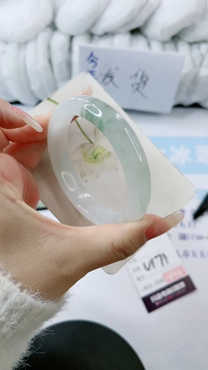 【闪购商品】石英质玉手镯合金多样性发货V171