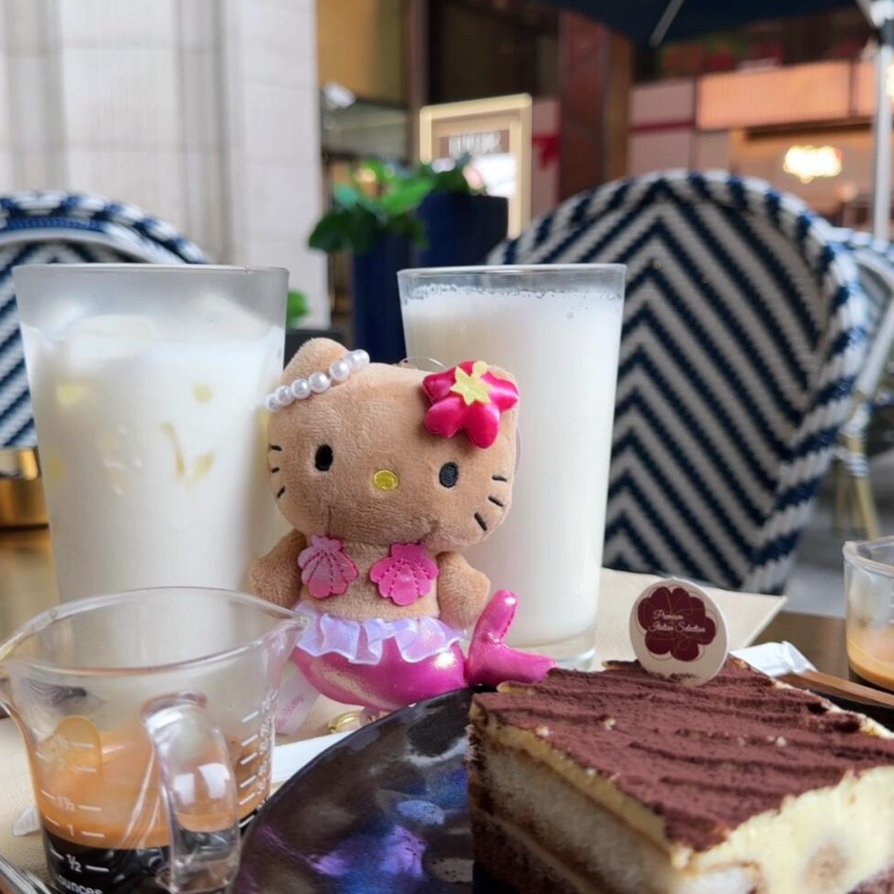 【梦一专属】夏威夷限定Hello Kitty黑皮美人鱼kitty钥匙扣玩偶挂件