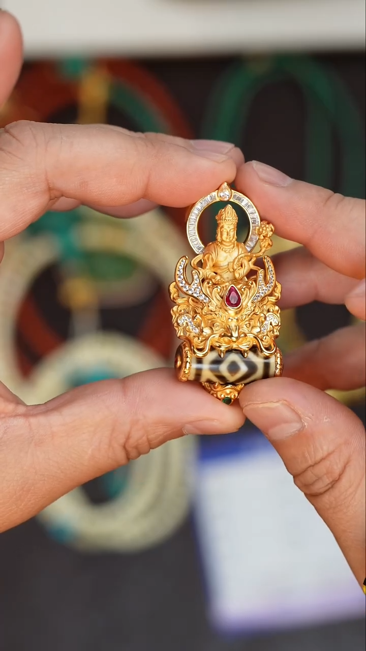 【闪购商品】玛瑙/玉髓吊坠18K金镶嵌玛瑙吊坠