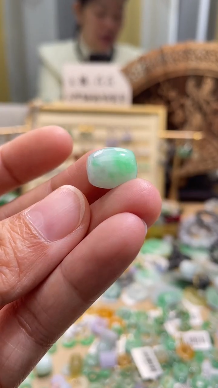 颈饰未镶嵌翡翠路路通