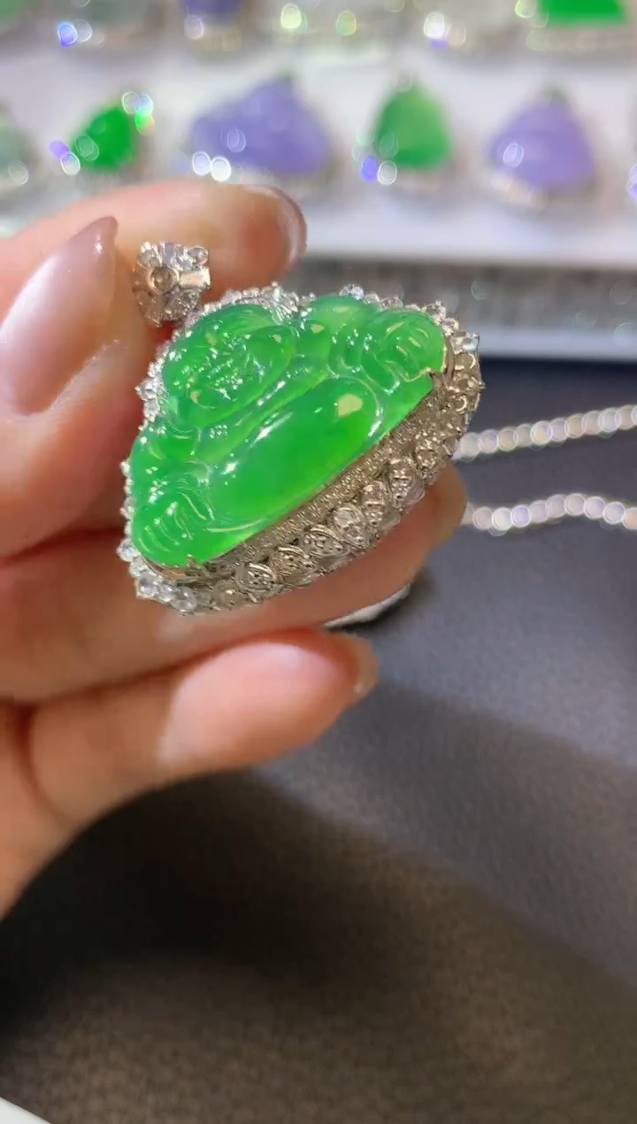 【闪购商品】翡翠吊坠(不含链)18K金镶嵌C67