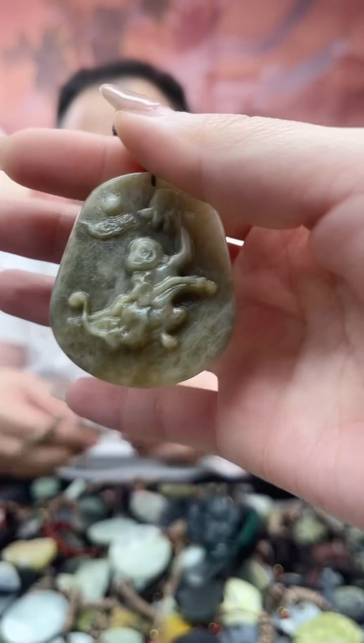 未镶嵌岫玉吊坠·