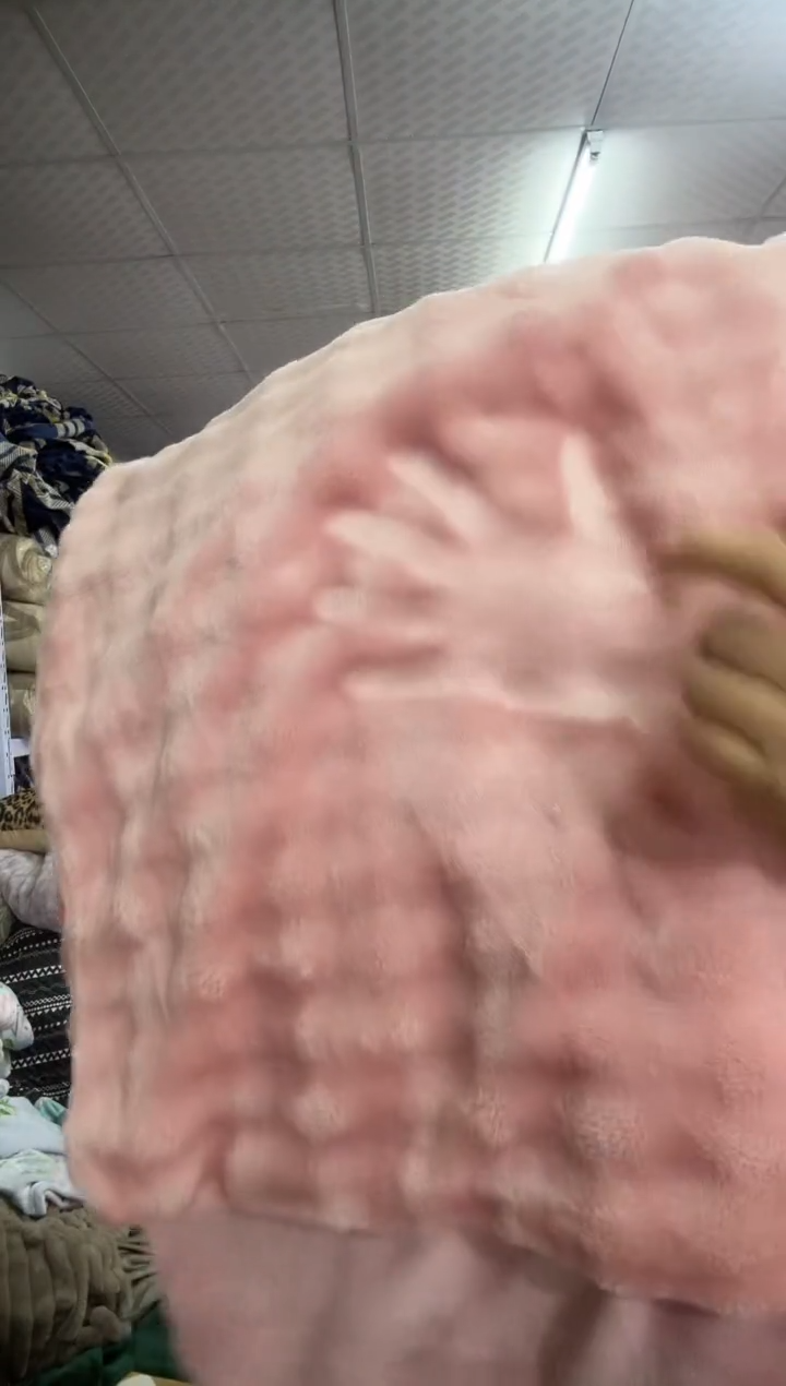 法兰绒粉色泡泡枕套一对