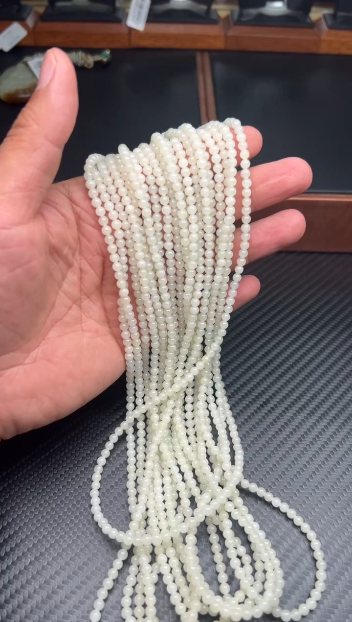 项链未镶嵌和田玉且末微色差米达卡4多样性发货拍一发一