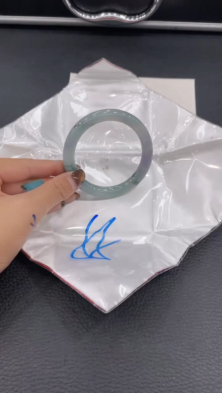 【闪购商品】翡翠手镯未镶嵌手镯