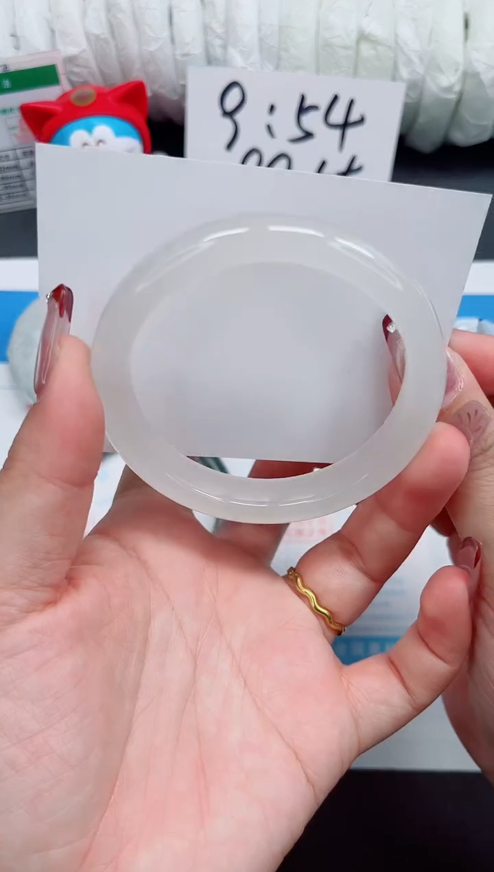 【闪购商品】石英质玉手镯未镶嵌38