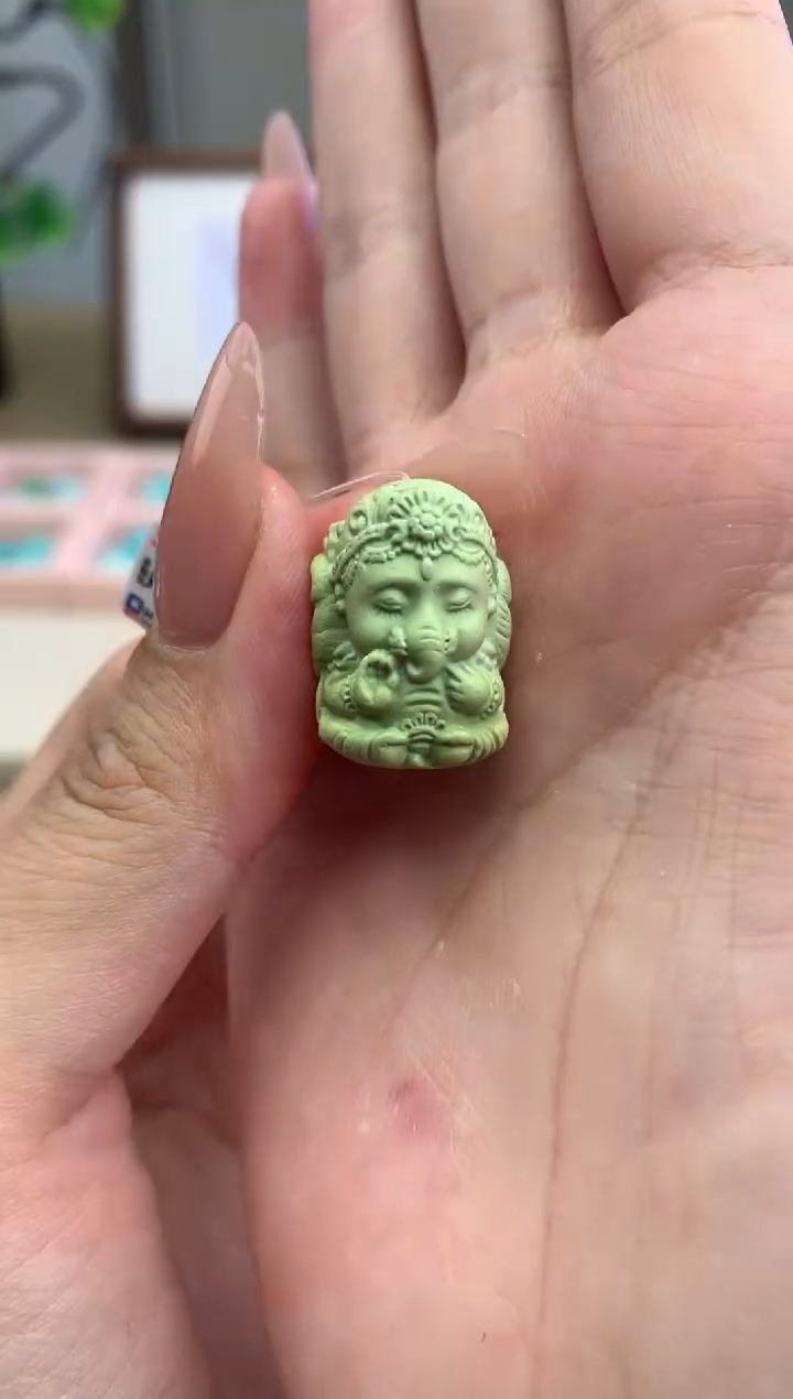 【闪购商品】绿松石雕刻未镶嵌R88雕刻