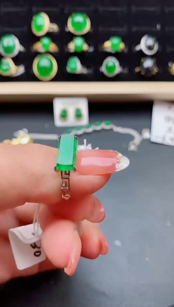 【闪购商品】翡翠戒指银S925镶嵌212121