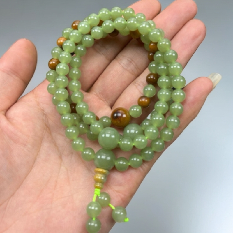 河磨玉黄绿色108粒适合佩戴