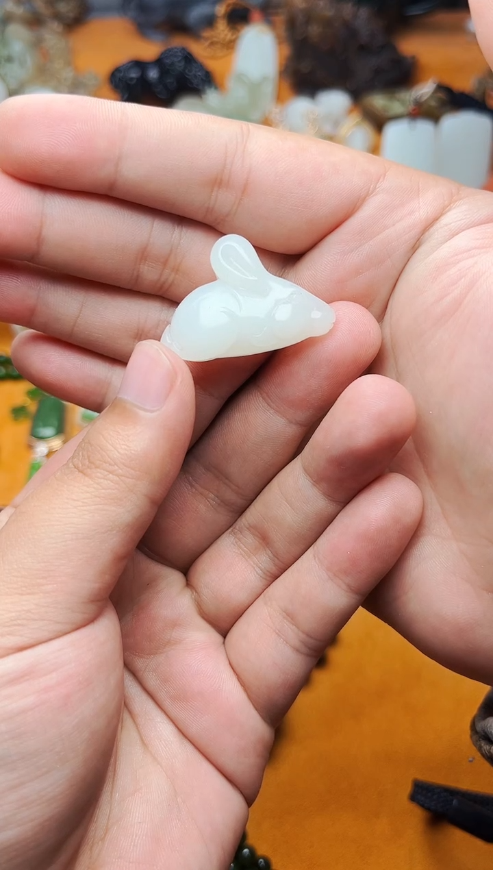 【闪购商品】和田玉颈饰未镶嵌兔子