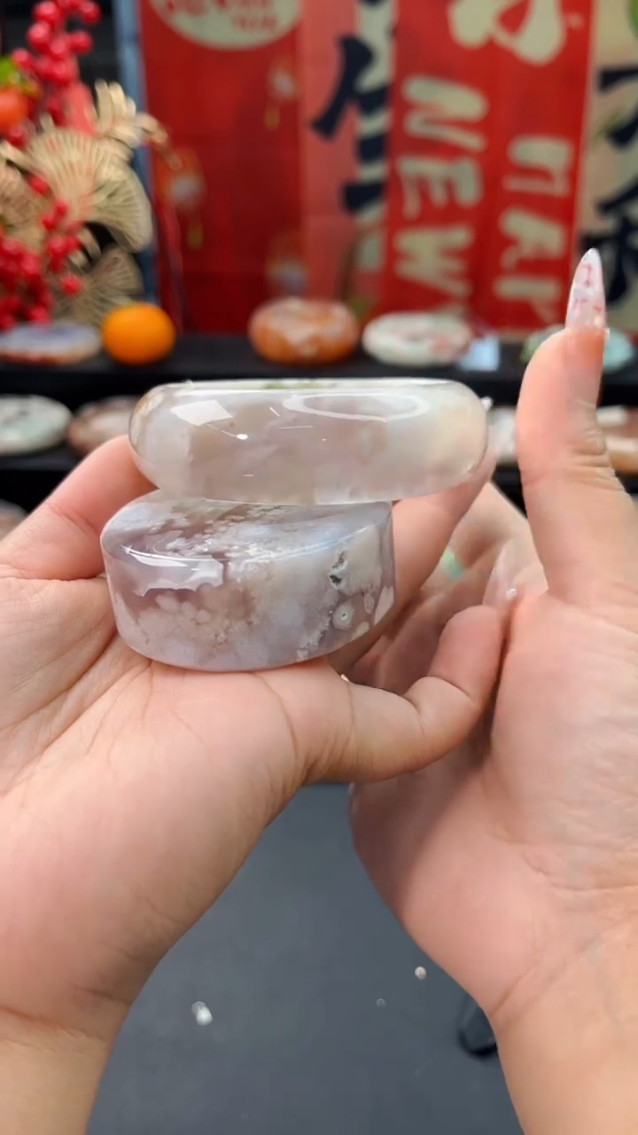 【闪购商品】石英质玉手镯未镶嵌赠送镯心（55圈口