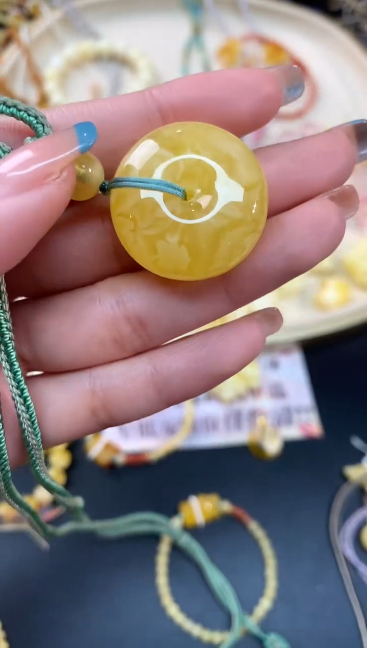 【闪购商品】蜜蜡裸石未镶嵌吊坠A224|980