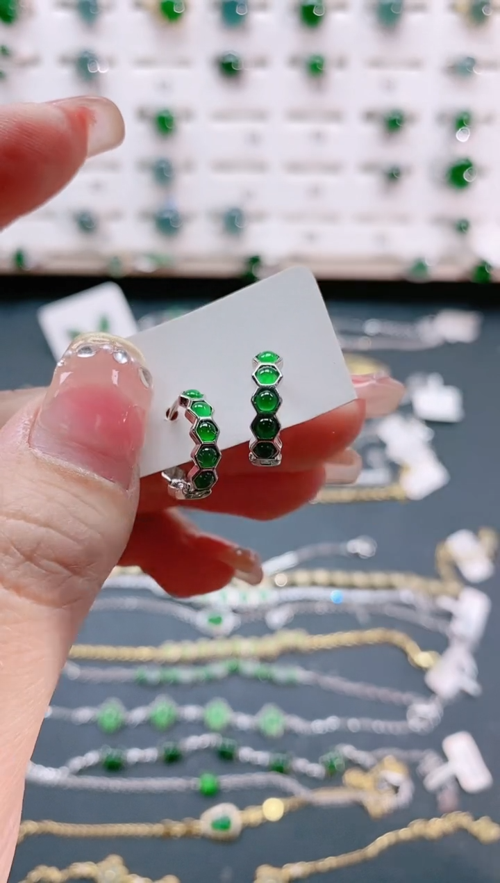 【闪购商品】翡翠耳饰银S925镶嵌天然翡翠