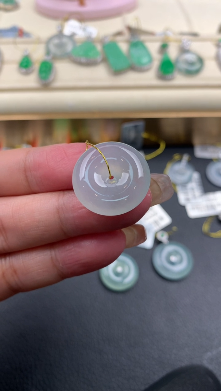 【闪购商品】翡翠颈饰未镶嵌Q231      