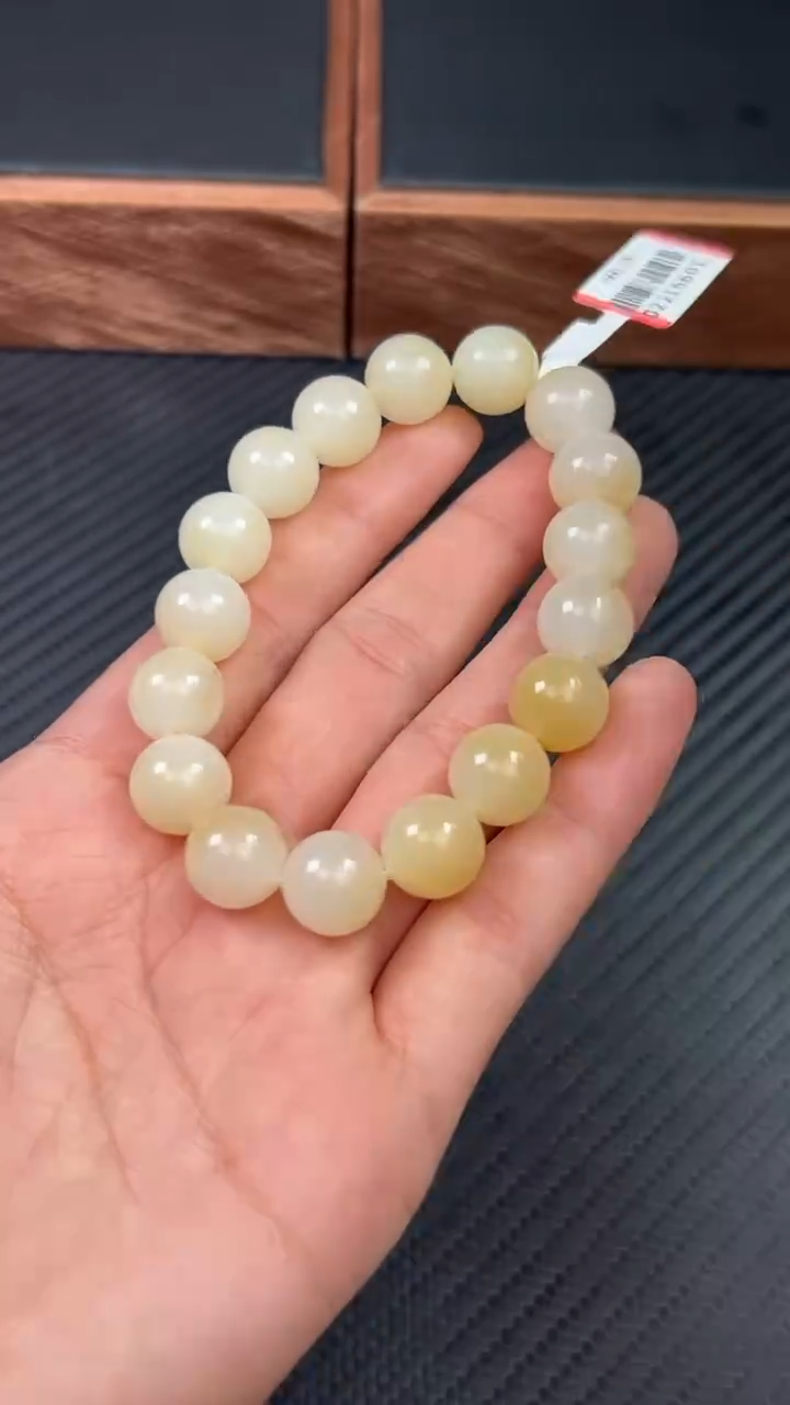 【闪购商品】和田玉手串未镶嵌且末金山微色差卡12