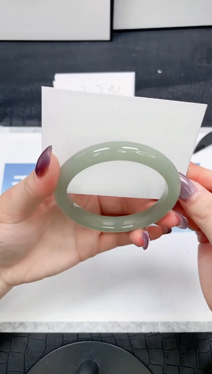 【闪购商品】石英质玉手镯未镶嵌132-58.5