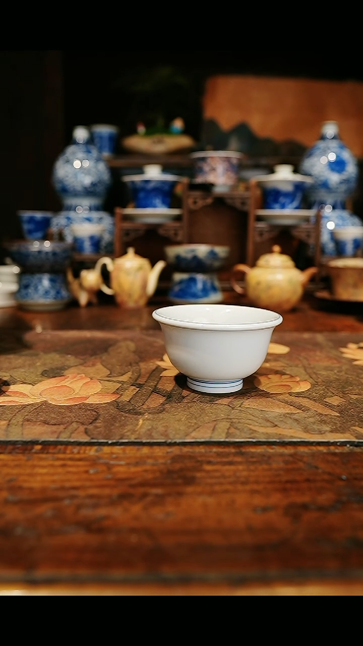 【闪购商品】瓷小压手杯