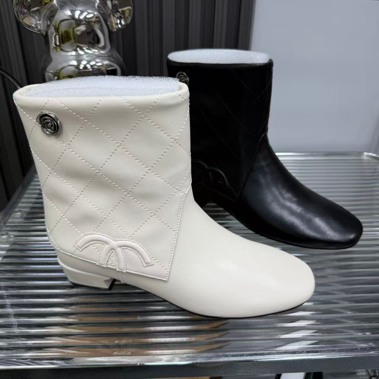 9650-气质时尚百搭圆头女士黑色菱格纹短靴-AL