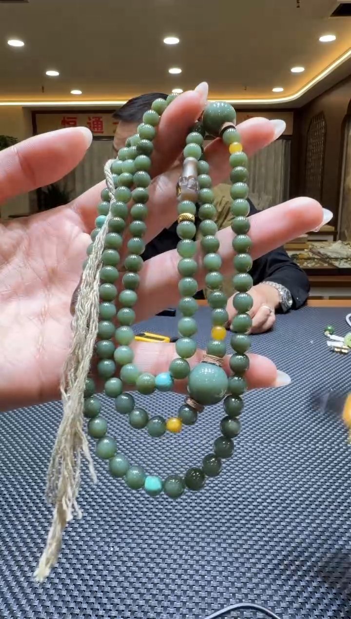 颈饰未镶嵌和田玉项链