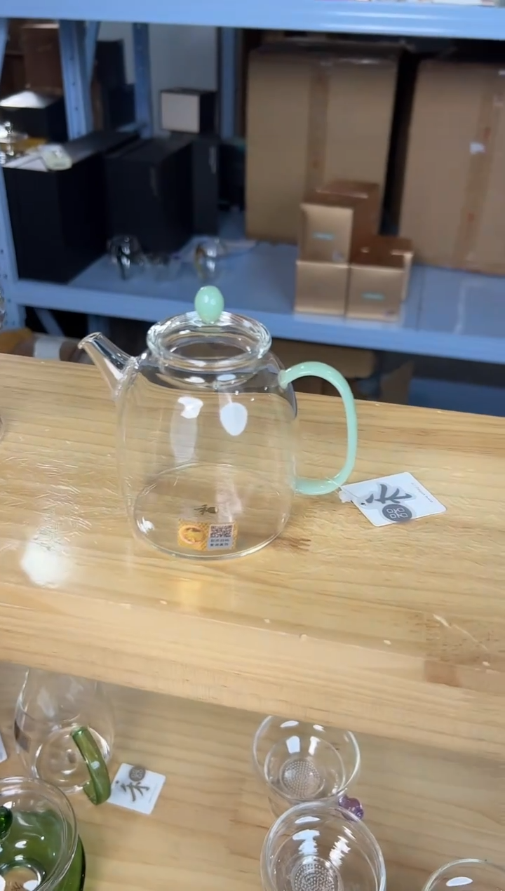 禾器 宴臣壶/浅玉