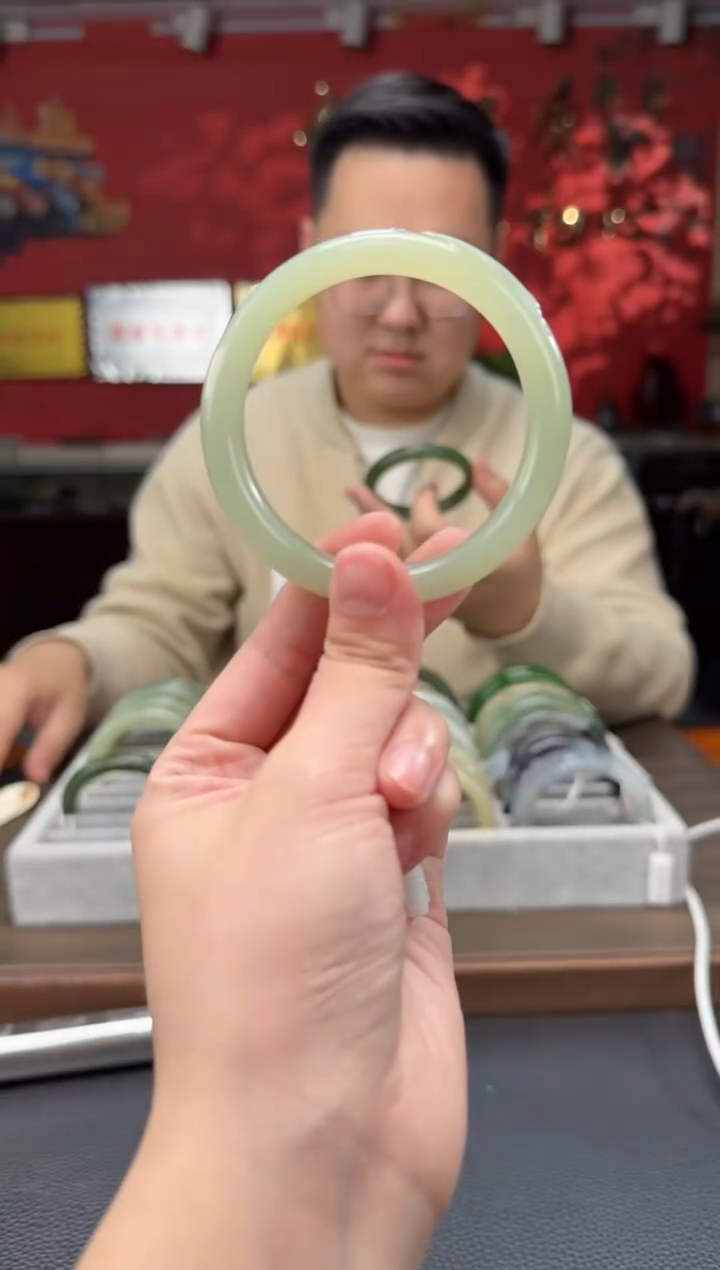 【闪购商品】和田玉.未镶嵌高冰晴正装镯56