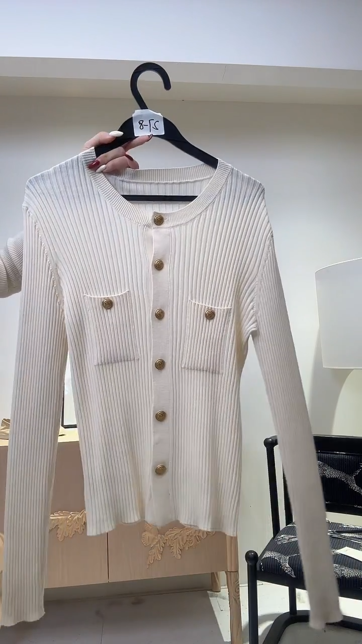 白色细条羊毛上衣