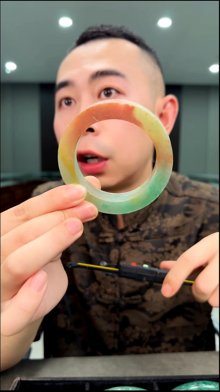 未镶嵌手镯石英质玉三色毛圈定制58＋