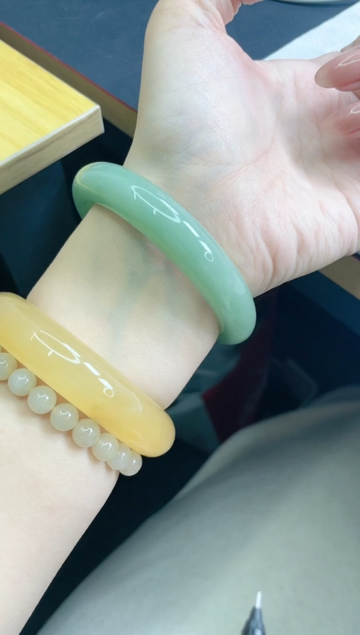 【闪购商品】石英质玉手镯未镶嵌331/58.7