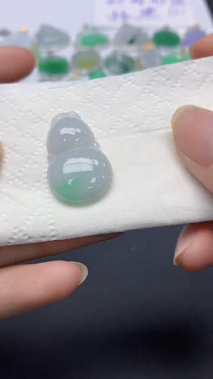 翡翠未镶嵌颈饰天然缅甸a货翡翠