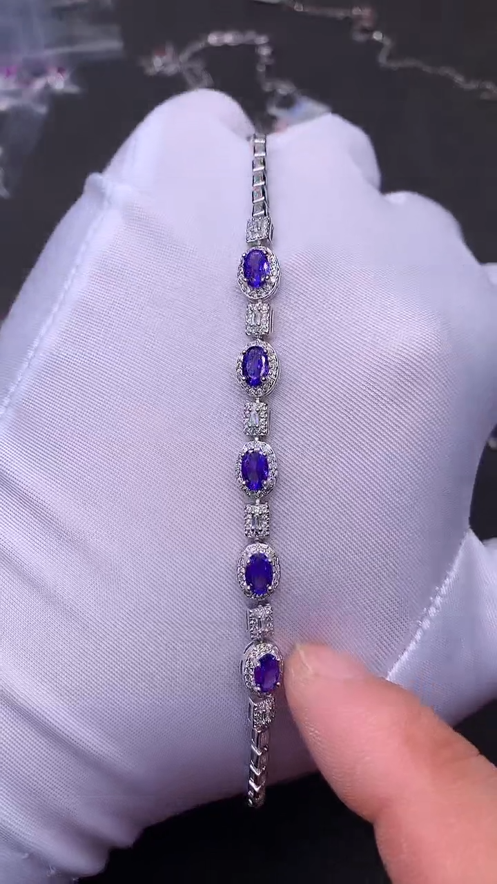 【闪购商品】彩色蓝宝石手链银S925镶嵌.......