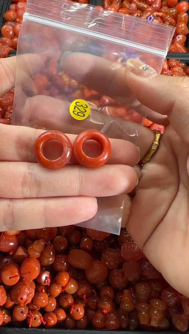 【闪购商品】南红玛瑙颈饰未镶嵌1