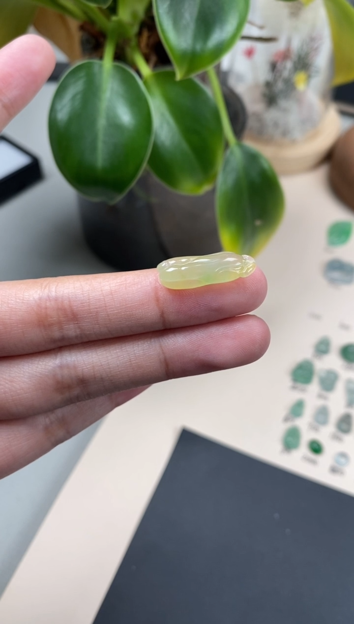 【闪购商品】翡翠颈饰未镶嵌翡翠冰黄佛手瓜