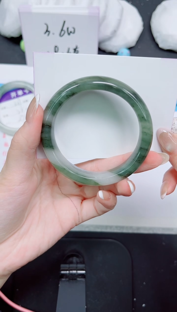 石英质玉手镯未镶嵌368