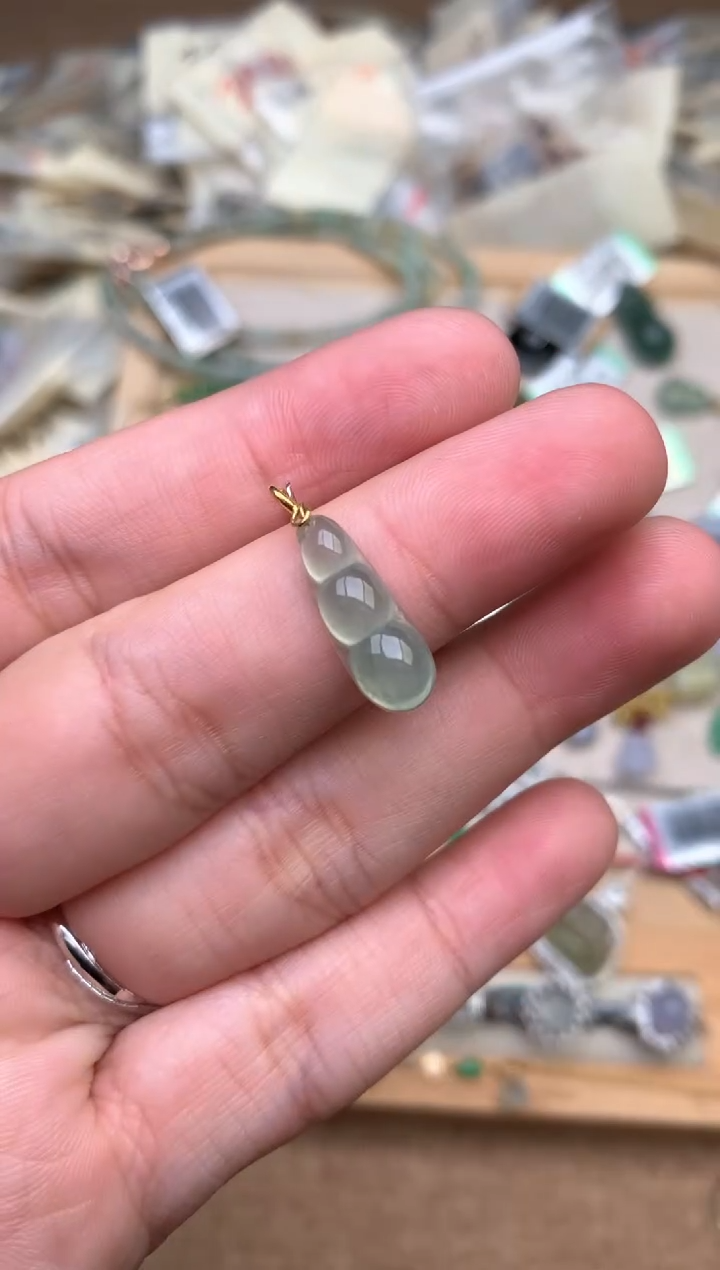 18K金镶嵌挂件翡翠1