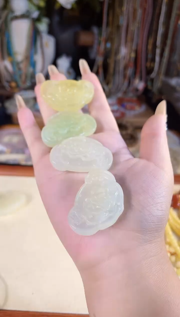【闪购商品】绿泥石云母质玉（岫岩玉）吊坠(不含链)未镶嵌发其一