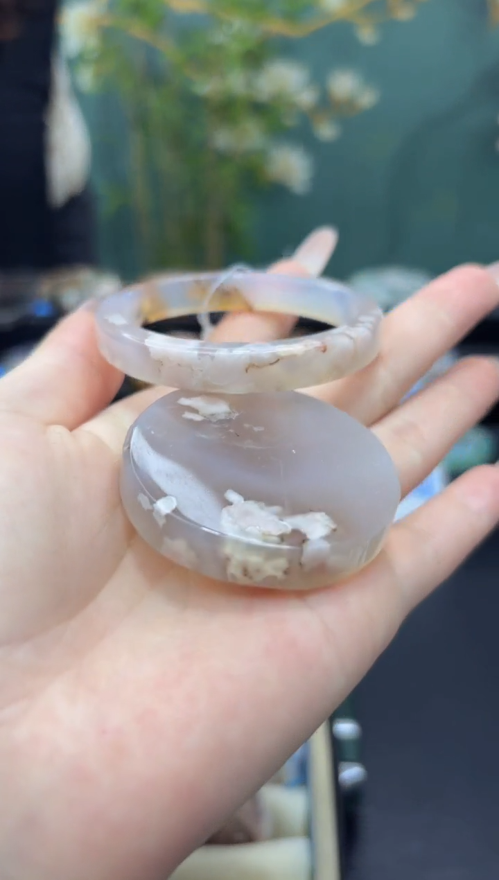 石英质玉未镶嵌手镯A1104(52圈赠送镯心)