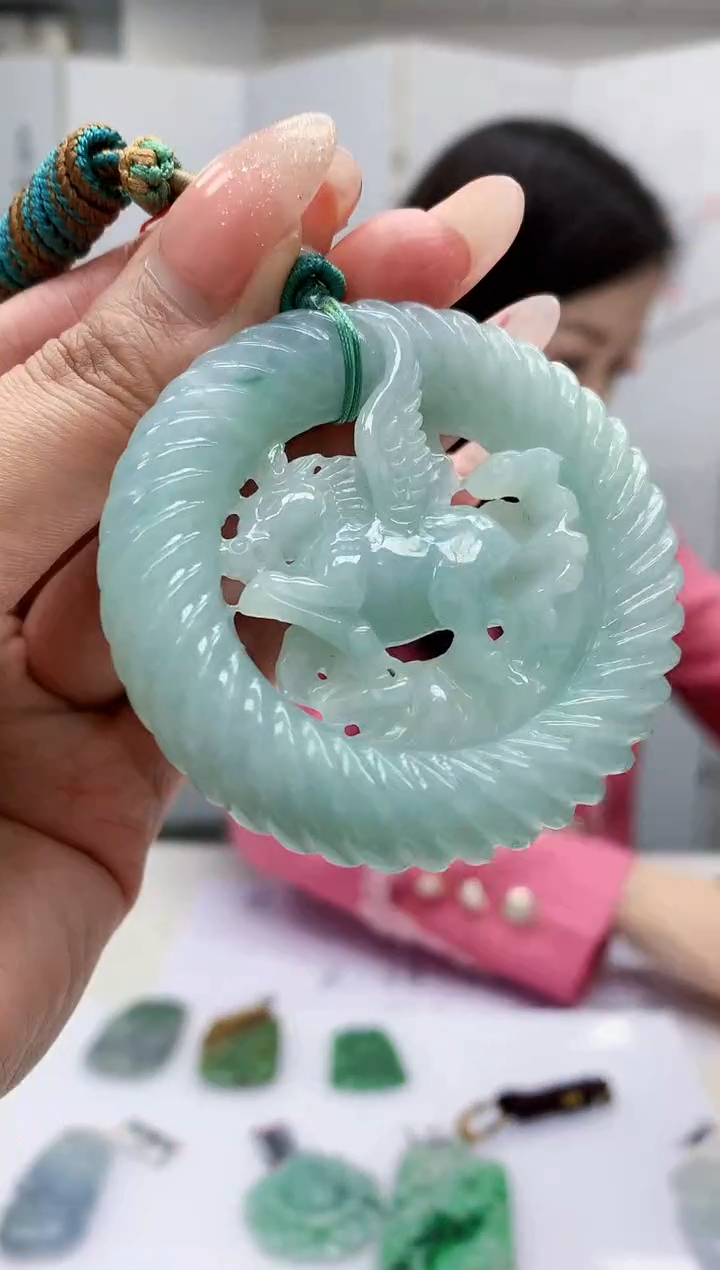 【闪购商品】定制翡翠未镶嵌4852MM-毛货挂件134