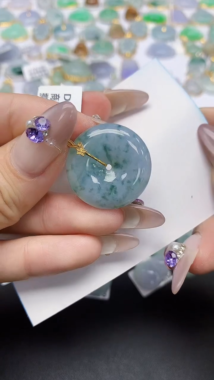 翡翠18K金镶嵌颈饰天然翡翠A货