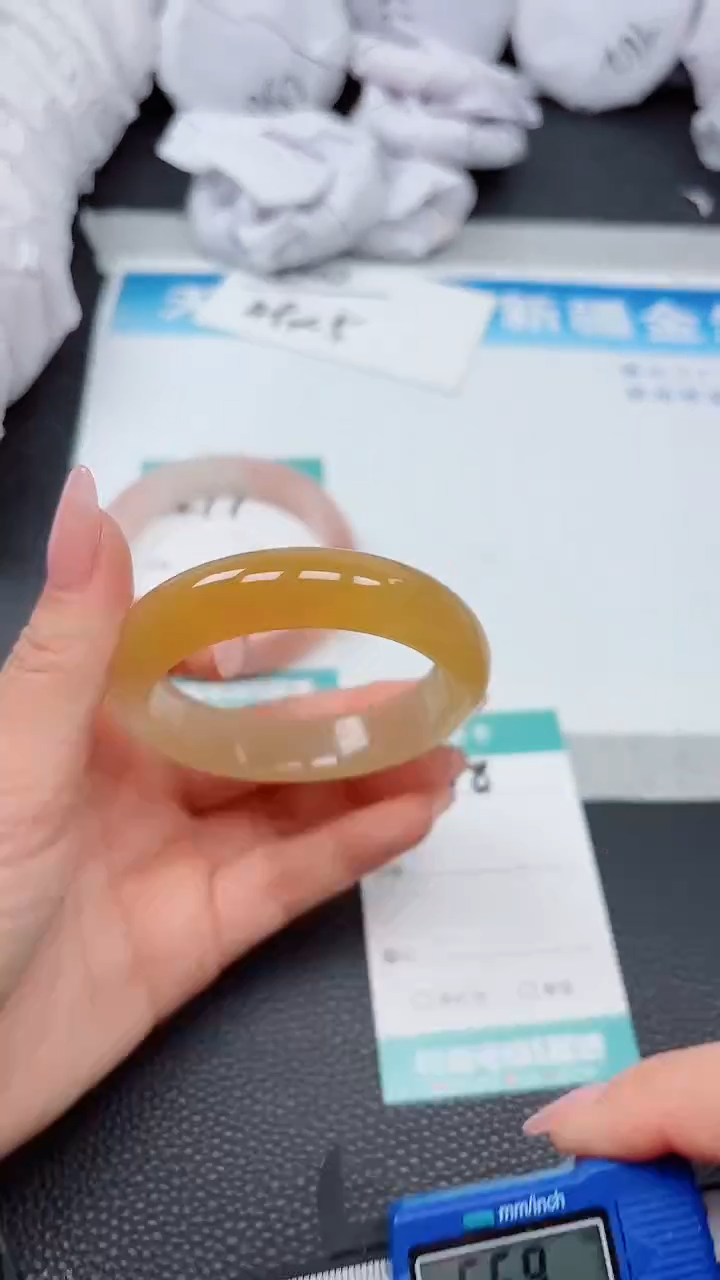 【闪购商品】石英质玉手镯未镶嵌A218