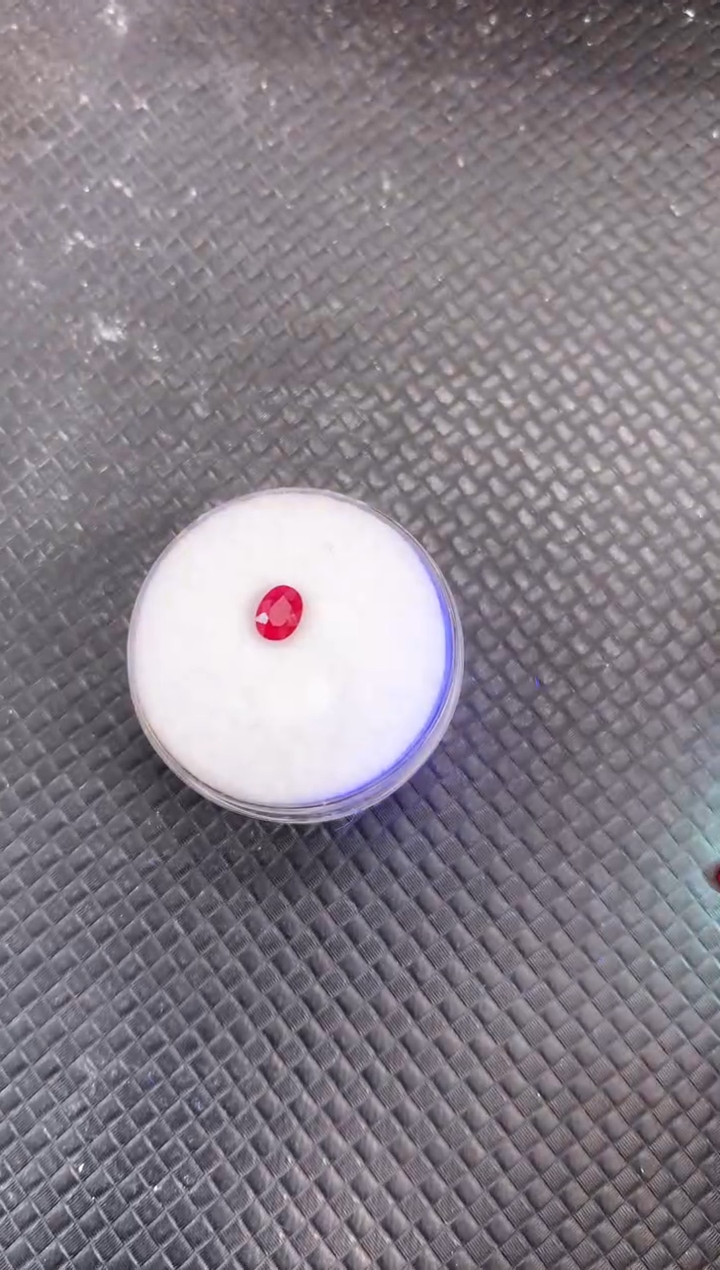 裸石红宝石天然红宝石