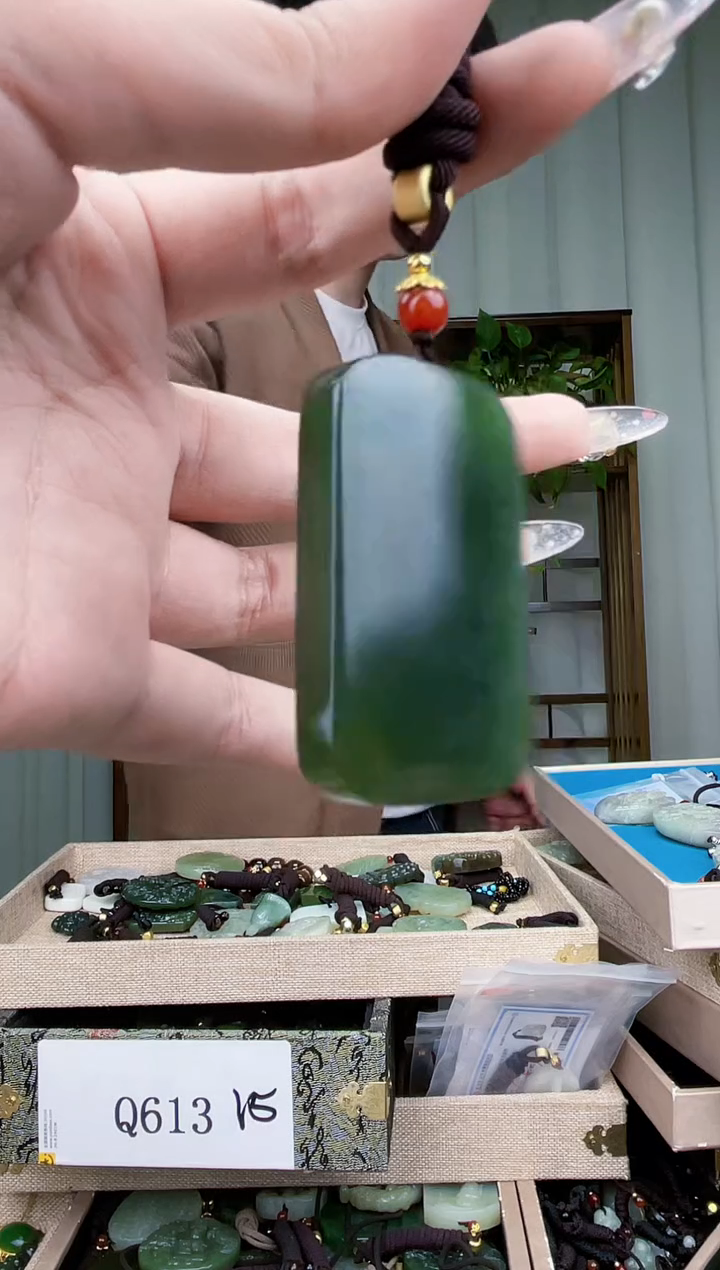 【闪购商品】和田玉挂件未镶嵌拍一发一，多样性发货！