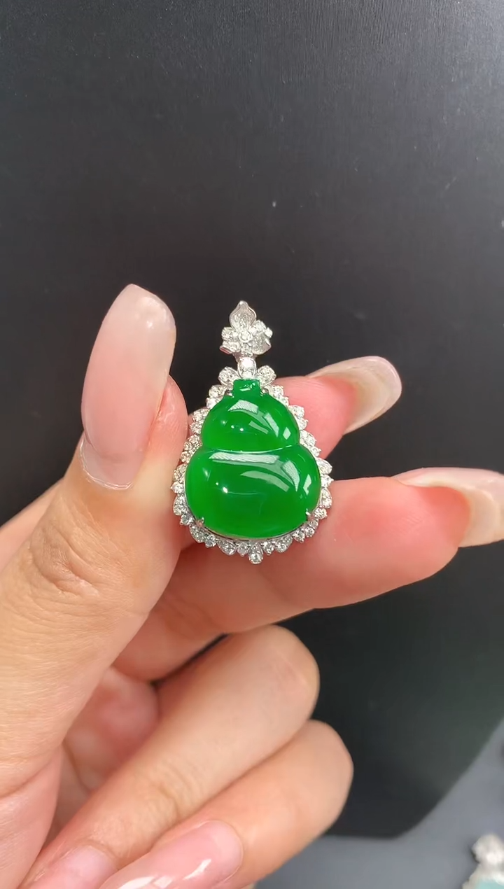 【闪购商品】翡翠颈饰18K金镶嵌如意1615