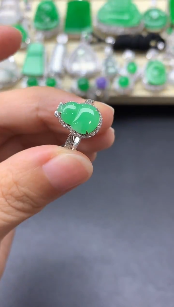 18K金镶嵌戒指翡翠500-中国好珍宝