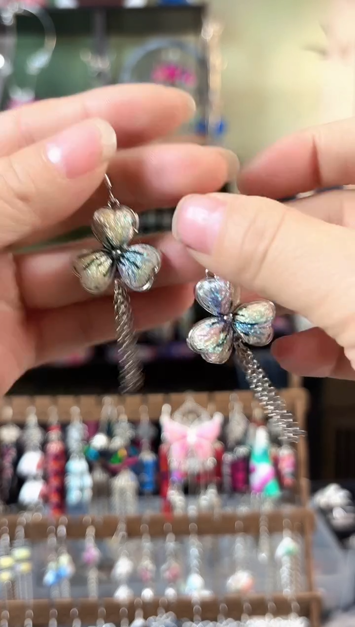 彩云南阁非遗老绣苗银饰品663