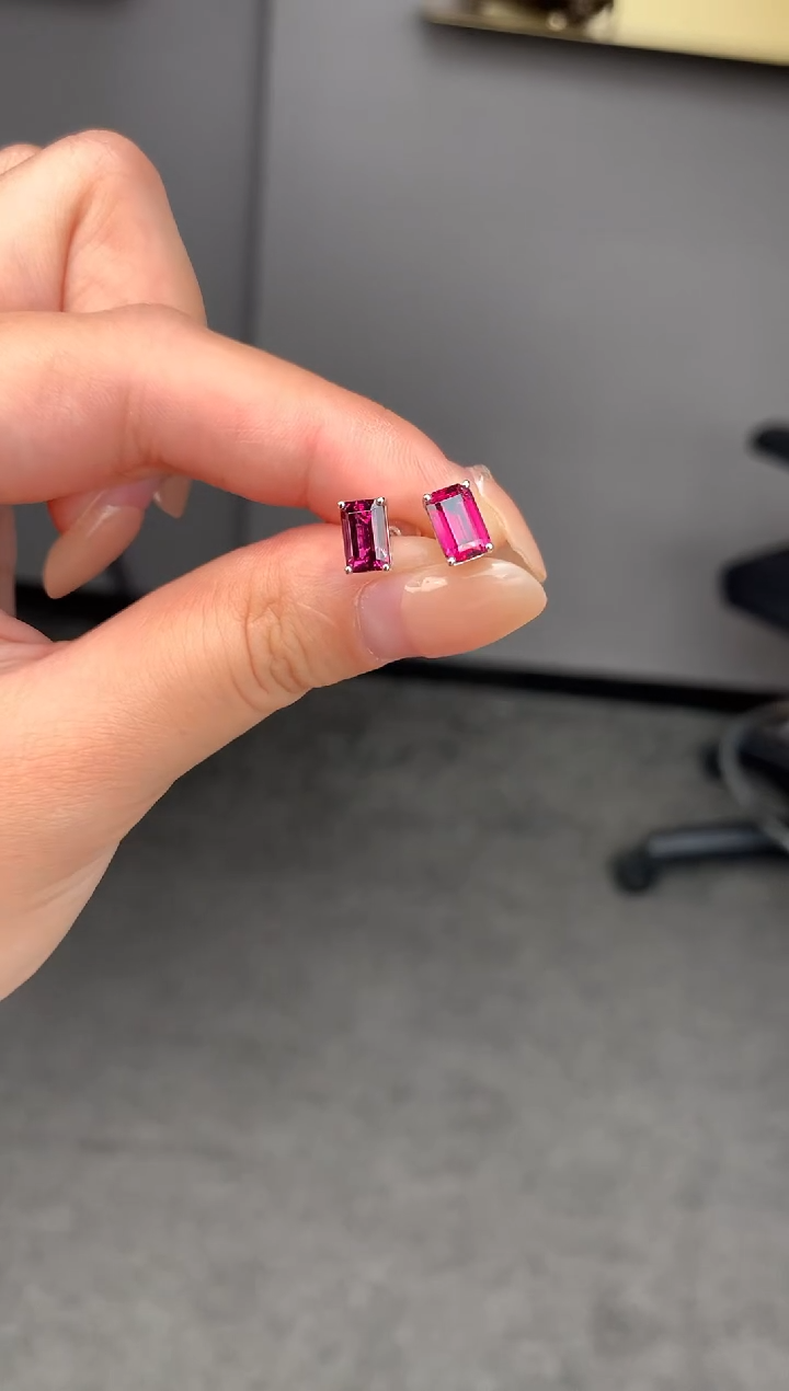 【闪购商品】石榴石（紫牙乌）耳饰18K金镶嵌2ct镁铝榴石