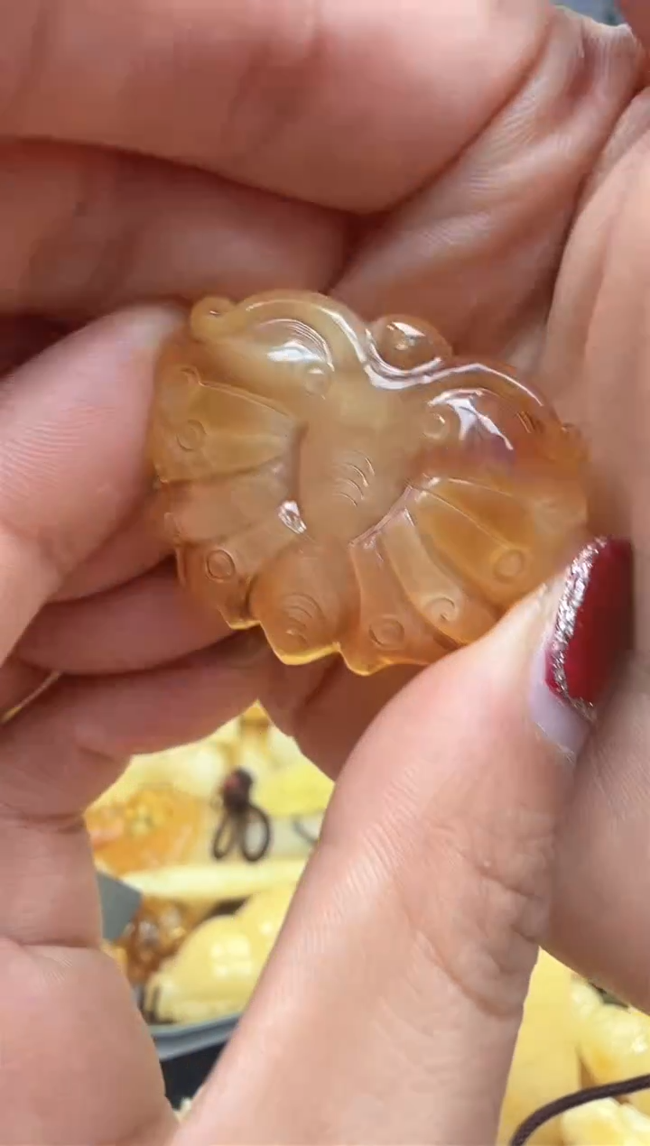 【闪购商品】琥珀裸石未镶嵌挂坠