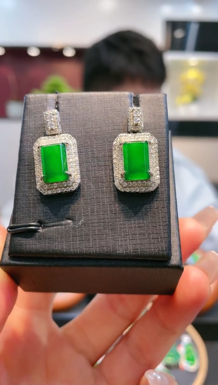 【闪购商品】翡翠颈饰银S925镶嵌A9天然A货翡翠耳饰